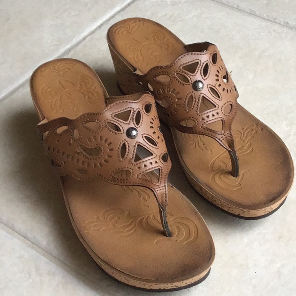 Clarks Wedge sandals 8.5. Brown